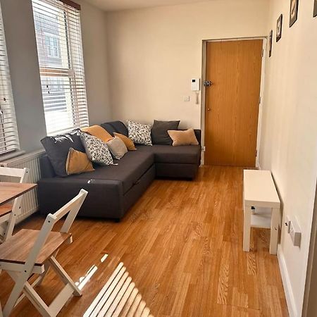 2 Bedroom Apartment In Se13 لندن المظهر الخارجي الصورة