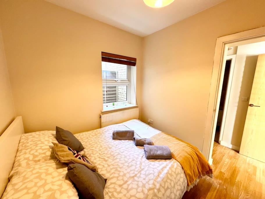 2 Bedroom Apartment In Se13 لندن المظهر الخارجي الصورة