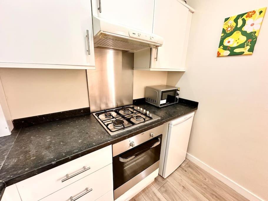 2 Bedroom Apartment In Se13 لندن المظهر الخارجي الصورة