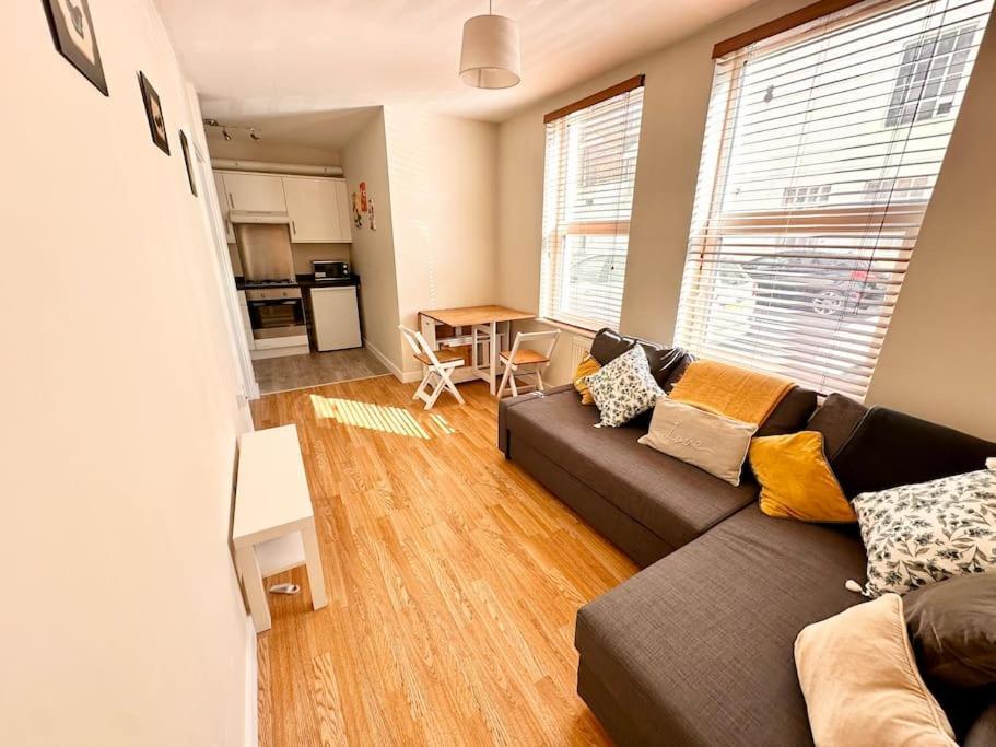2 Bedroom Apartment In Se13 لندن المظهر الخارجي الصورة