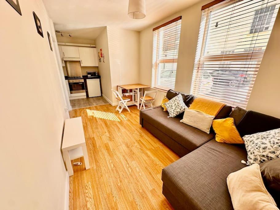 2 Bedroom Apartment In Se13 لندن المظهر الخارجي الصورة